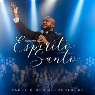 UMA JORNADA DE FÉ QUE TOCA A ALMA! 🕊️🙏

Existem projetos que são mais que música: são pura espiritualidade. O Padre Diogo Albuquerque acaba de lançar o álbum “Tributo ao Espírito Santo”, um trabalho que nasceu de uma promessa de infância e que hoje transborda fé. O disco reúne 10 clássicos que moldaram gerações, como a emocionante “EU NAVEGAREI”, trazendo uma roupagem nova que convida o ouvinte a um mergulho profundo na oração. ✨🎶

O diferencial deste lançamento é o formato audiovisual intimista. Gravado com uma verdade que emociona, o registro captura a energia da oração comunitária, transformando a audição em um verdadeiro retiro particular. Não é apenas uma produção técnica, é um momento vivo de louvor, acompanhado por arranjos acolhedores que conduzem o coração à serenidade e à gratidão. 🕯️🙌

Ideal para quem busca um novo fôlego espiritual em 2026, o álbum prova que os hinos clássicos nunca perdem o poder de transformar vidas quando cantados com propósito. Prepare seu momento de oração e deixe-se navegar por esse oceano de bênçãos. 🌊🤍

Já ouviu esse tributo hoje? Conta aqui qual música mais tocou seu coração! 👇🕊️

#PadreDiogoAlbuquerque #TributoAoEspiritoSanto #PipocandoNoticias #Fe #Oracao #Musica #Deus